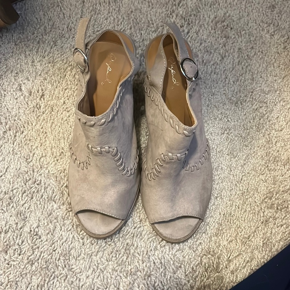 Used- barely worn